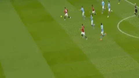 《GTA6》缩水之谜频现：评级突变引争议，与前作比谁更弱？深度剖析！